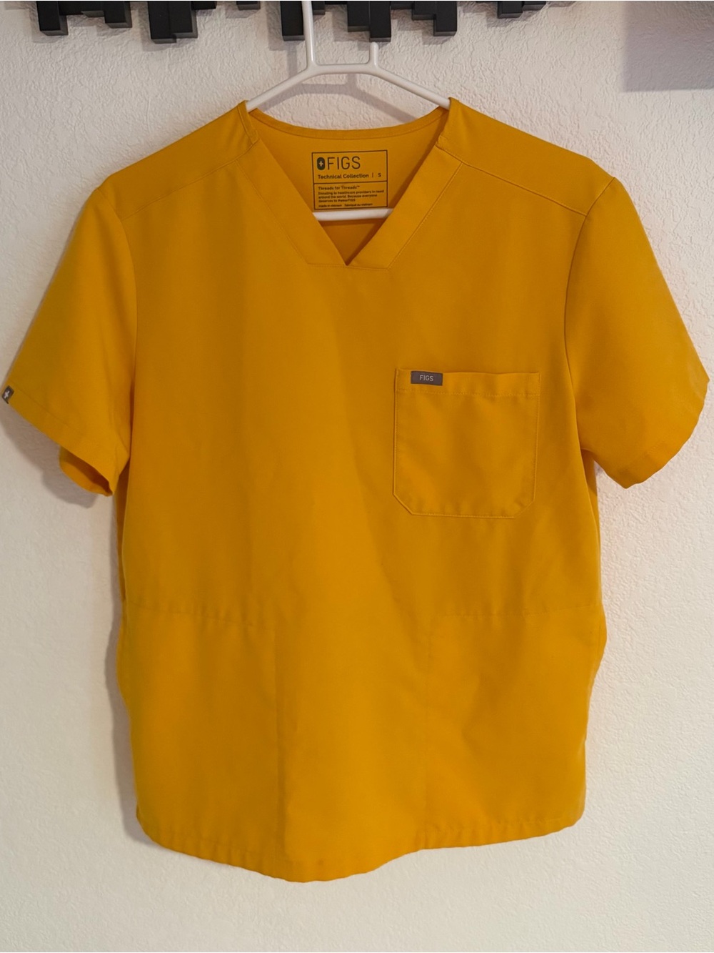 FIGS Men’s V-Neck Scrub Top in Mustard Yellow